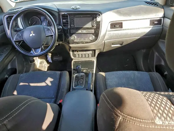 JA4AD2A39HZ014946 2017 MITSUBISHI OUTLANDER - Image 8