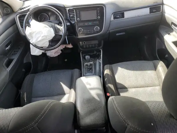 JA4AD2A39HZ019418 2017 MITSUBISHI OUTLANDER - Image 8