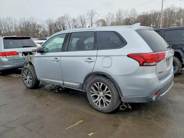 JA4AD2A39HZ024618 2017 MITSUBISHI OUTLANDER - Image 2