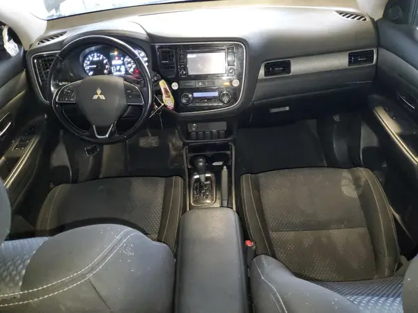 JA4AD2A39HZ027194 2017 MITSUBISHI OUTLANDER - Image 8