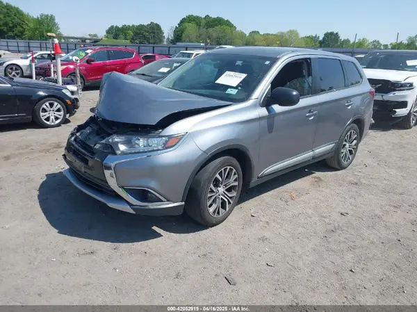 JA4AD2A39HZ033223 2017 MITSUBISHI OUTLANDER - Image 2