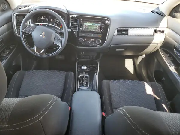 JA4AD2A39HZ033450 2017 MITSUBISHI OUTLANDER - Image 8