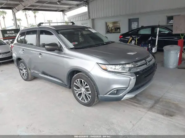 JA4AD2A39HZ034565 2017 MITSUBISHI OUTLANDER - Image 1