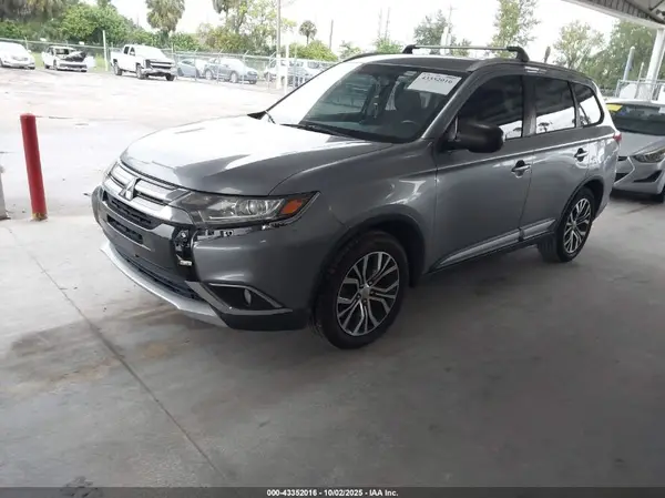 JA4AD2A39HZ034565 2017 MITSUBISHI OUTLANDER - Image 2