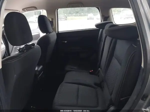 JA4AD2A39HZ034565 2017 MITSUBISHI OUTLANDER - Image 8