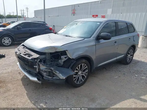 JA4AD2A39HZ039605 2017 MITSUBISHI OUTLANDER - Image 2