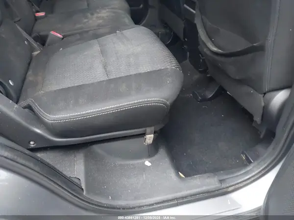 JA4AD2A39HZ058137 2017 MITSUBISHI OUTLANDER - Image 8