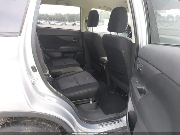 JA4AD2A39HZ061569 2017 MITSUBISHI OUTLANDER - Image 8
