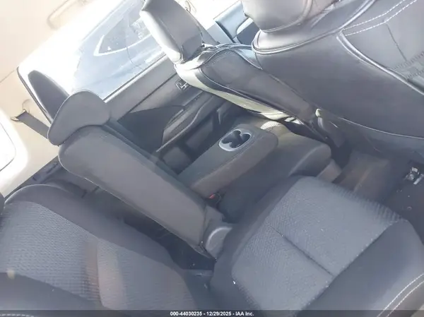 JA4AD2A39HZ065234 2017 MITSUBISHI OUTLANDER - Image 8