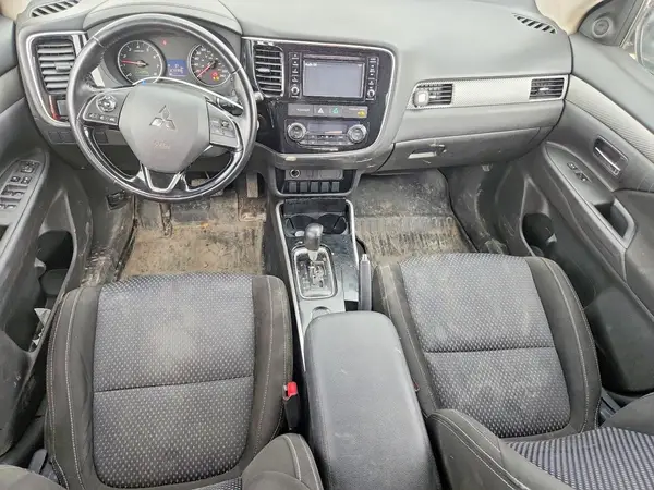 JA4AD2A39HZ606640 2017 MITSUBISHI OUTLANDER - Image 8