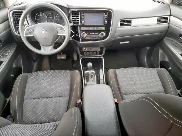 JA4AD2A39JJ001067 2018 MITSUBISHI OUTLANDER - Image 8