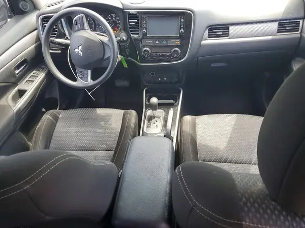JA4AD2A39JJ002607 2018 MITSUBISHI OUTLANDER - Image 8