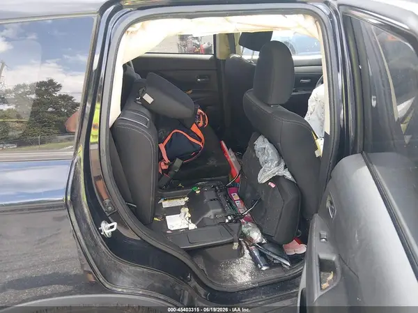 JA4AD2A39JJ004776 2018 MITSUBISHI OUTLANDER - Image 8