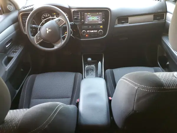 JA4AD2A39JJ004874 2018 MITSUBISHI OUTLANDER - Image 8