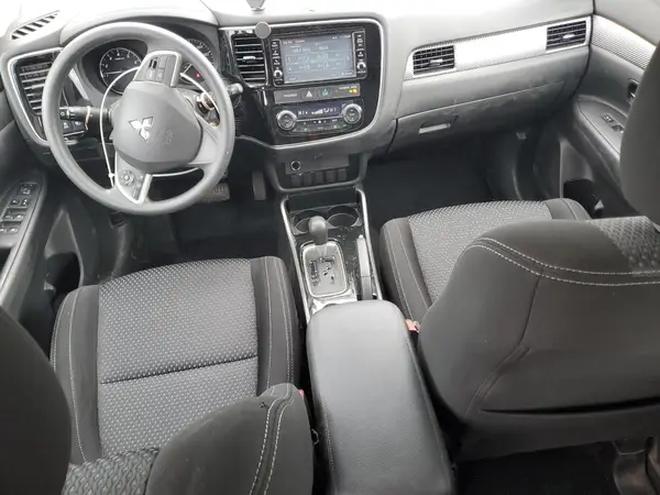JA4AD2A39JJ005815 2018 MITSUBISHI OUTLANDER - Image 8