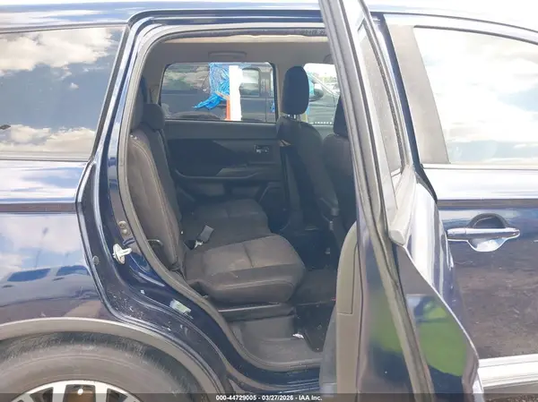 JA4AD2A39JZ002060 2018 MITSUBISHI OUTLANDER - Image 8