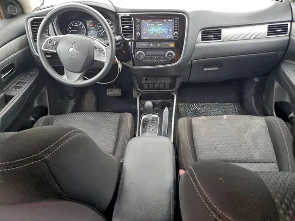 JA4AD2A39JZ038928 2018 MITSUBISHI OUTLANDER - Image 8