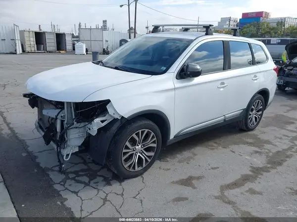 JA4AD2A39JZ049783 2018 MITSUBISHI OUTLANDER - Image 2