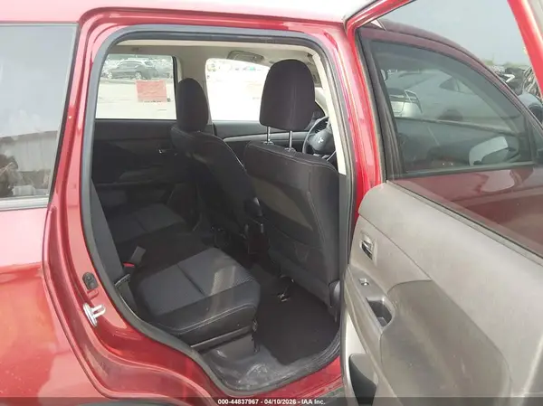 JA4AD2A39JZ053039 2018 MITSUBISHI OUTLANDER - Image 8