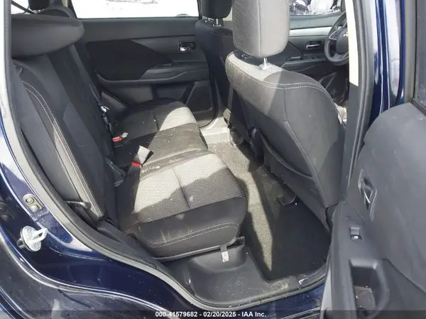 JA4AD2A39JZ055759 2018 MITSUBISHI OUTLANDER - Image 8