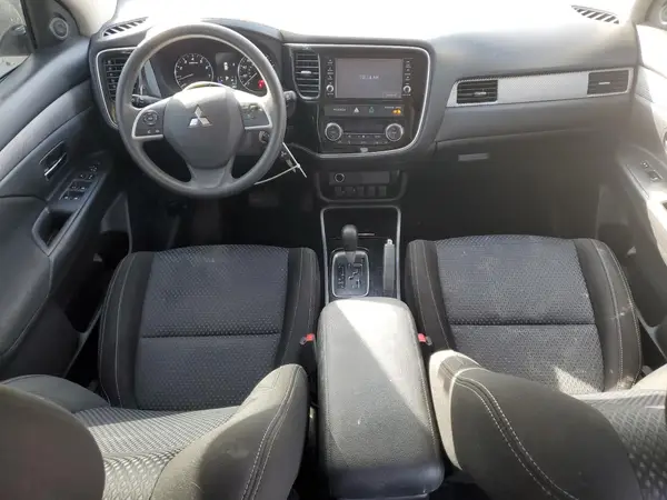 JA4AD2A39JZ060699 2018 MITSUBISHI OUTLANDER - Image 8
