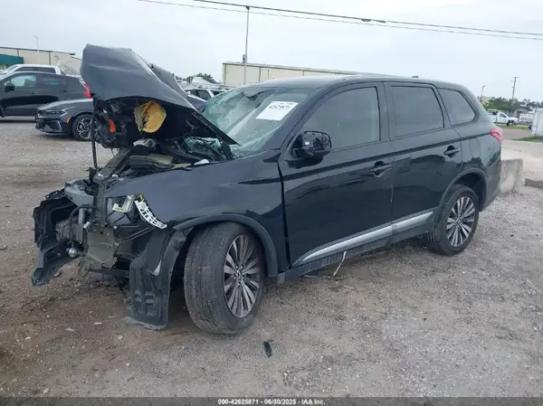 JA4AD2A39KZ004781 2019 MITSUBISHI OUTLANDER - Image 2