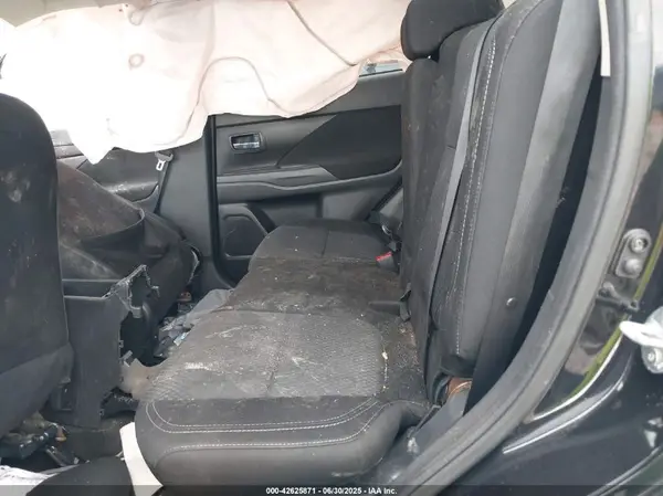 JA4AD2A39KZ004781 2019 MITSUBISHI OUTLANDER - Image 8