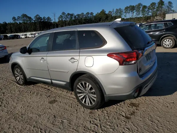 JA4AD2A39KZ005686 2019 MITSUBISHI OUTLANDER - Image 2