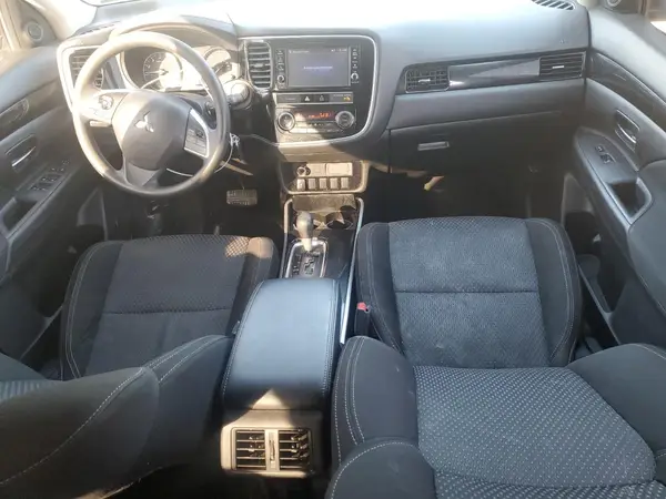 JA4AD2A39KZ009043 2019 MITSUBISHI OUTLANDER - Image 8
