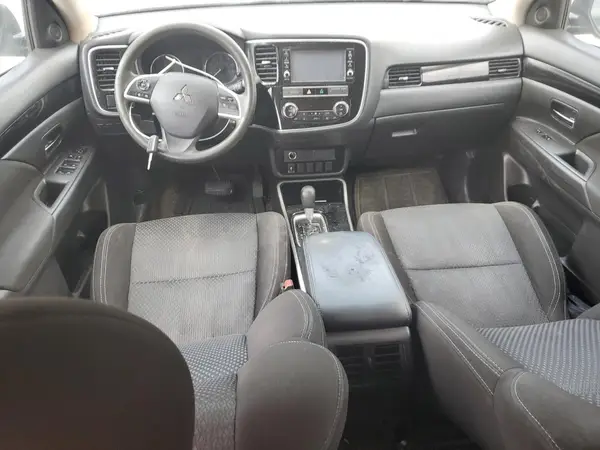 JA4AD2A39KZ037098 2019 MITSUBISHI OUTLANDER - Image 8
