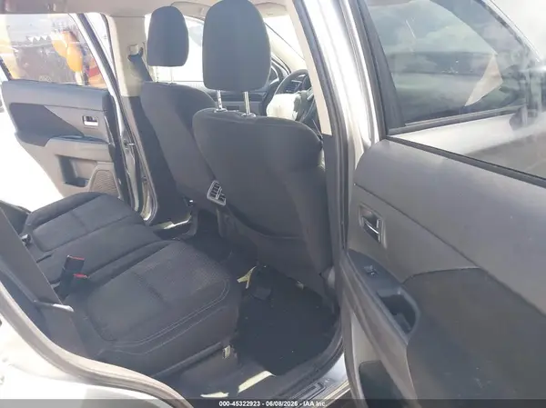 JA4AD2A39KZ047663 2019 MITSUBISHI OUTLANDER - Image 8