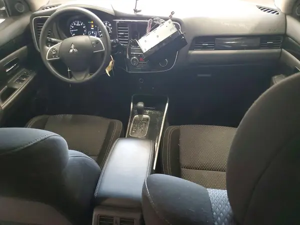 JA4AD2A39KZ051969 2019 MITSUBISHI OUTLANDER - Image 8