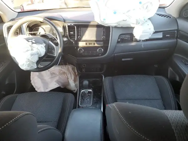 JA4AD2A39KZ053155 2019 MITSUBISHI OUTLANDER - Image 8