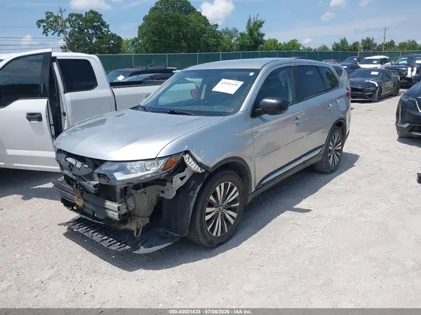 JA4AD2A39KZ053771 2019 MITSUBISHI OUTLANDER - Image 2