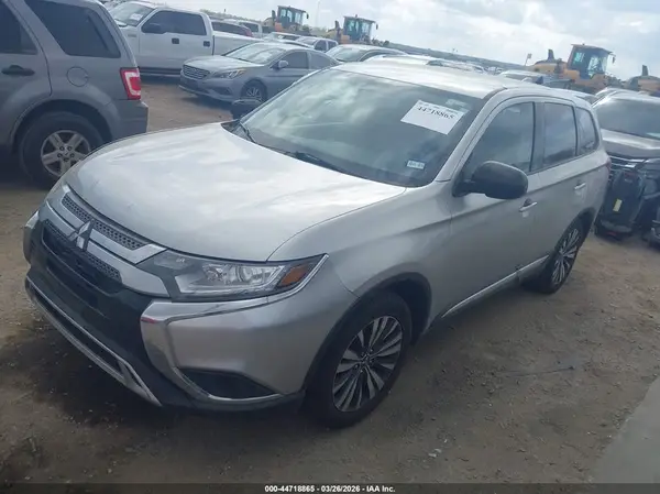 JA4AD2A39LZ006855 2020 MITSUBISHI OUTLANDER - Image 2