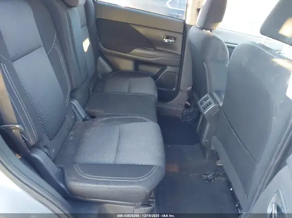 JA4AD2A39LZ015667 2020 MITSUBISHI OUTLANDER - Image 8