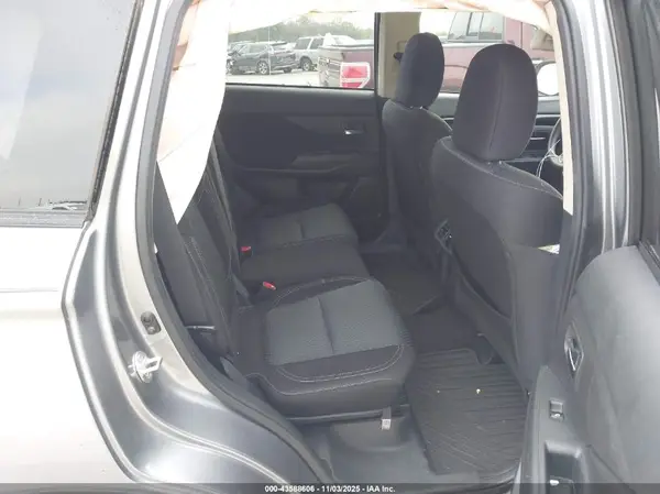 JA4AD2A39LZ018200 2020 MITSUBISHI OUTLANDER - Image 8