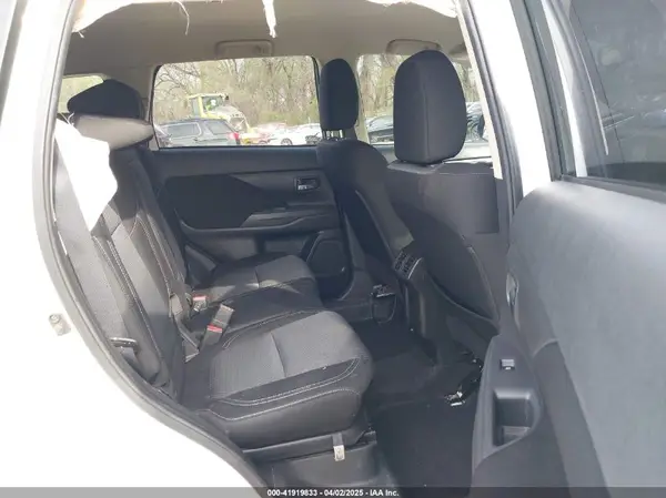 JA4AD2A39LZ037457 2020 MITSUBISHI OUTLANDER - Image 8