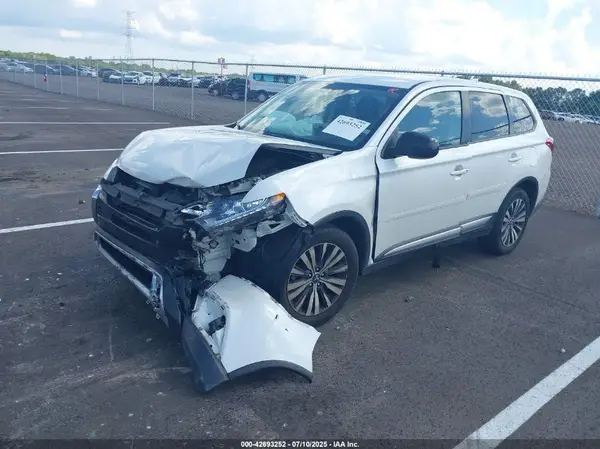 JA4AD2A39LZ047549 2020 MITSUBISHI OUTLANDER - Image 2