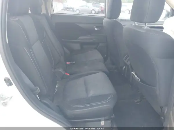 JA4AD2A39LZ047549 2020 MITSUBISHI OUTLANDER - Image 8