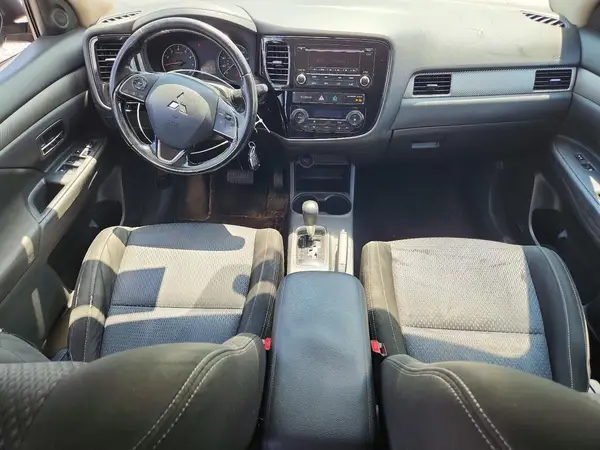 JA4AD2A3XGZ004215 2016 MITSUBISHI OUTLANDER - Image 8