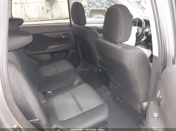 JA4AD2A3XGZ013593 2016 MITSUBISHI OUTLANDER - Image 8