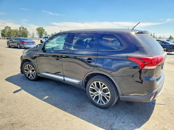 JA4AD2A3XGZ018597 2016 MITSUBISHI OUTLANDER - Image 2