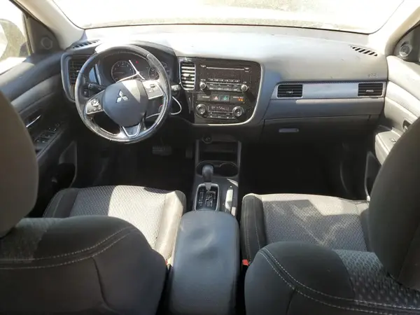 JA4AD2A3XGZ025579 2016 MITSUBISHI OUTLANDER - Image 8