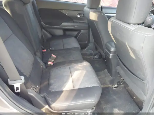 JA4AD2A3XGZ025954 2016 MITSUBISHI OUTLANDER - Image 8