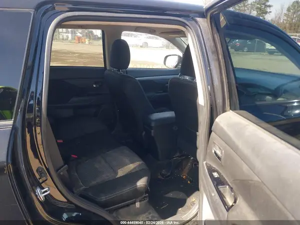 JA4AD2A3XGZ026831 2016 MITSUBISHI OUTLANDER - Image 8