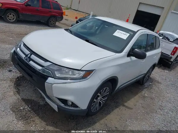 JA4AD2A3XGZ039630 2016 MITSUBISHI OUTLANDER - Image 2