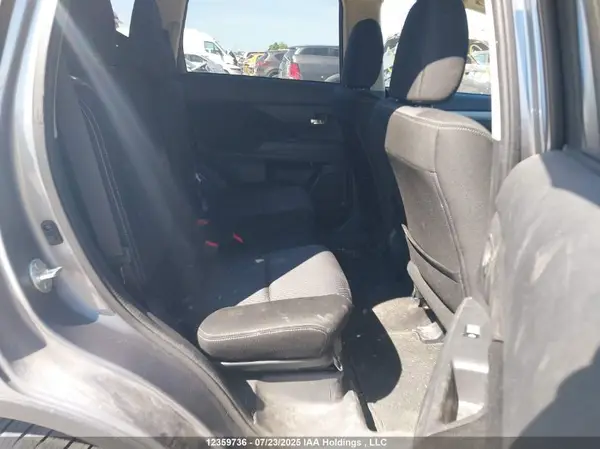 JA4AD2A3XGZ604300 2016 MITSUBISHI OUTLANDER - Image 8