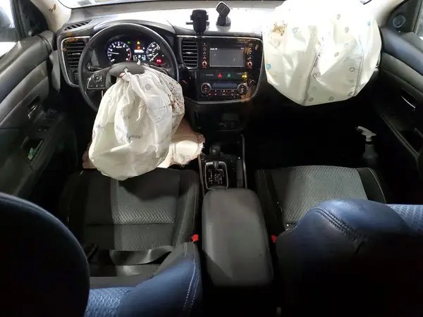 JA4AD2A3XHZ016947 2017 MITSUBISHI OUTLANDER - Image 8