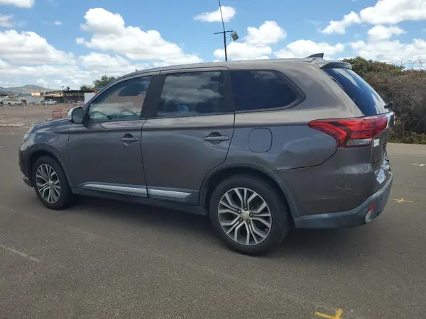 JA4AD2A3XHZ018150 2017 MITSUBISHI OUTLANDER - Image 2
